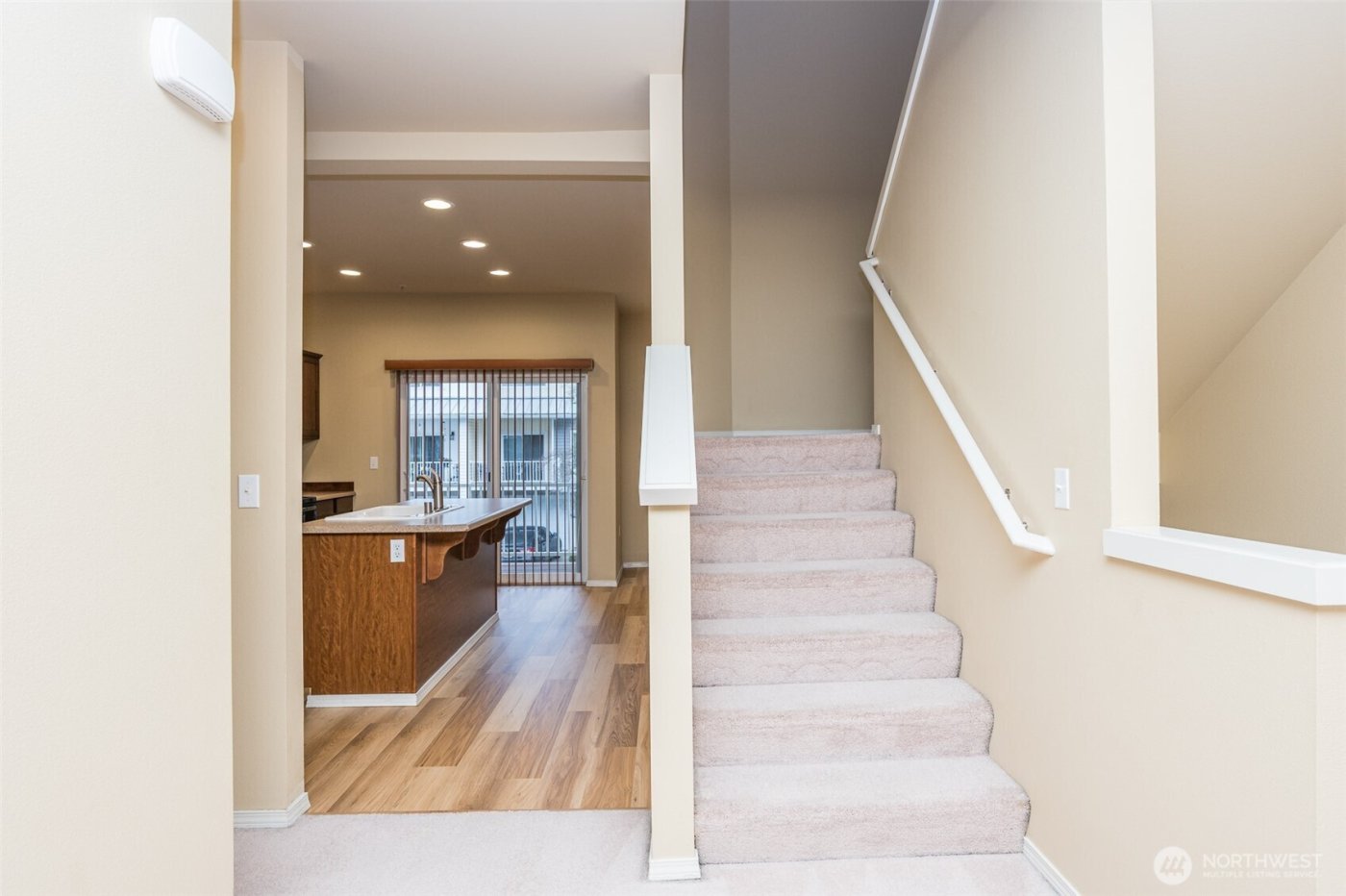 5325 Military Road E #B, Tacoma, WA 98446
