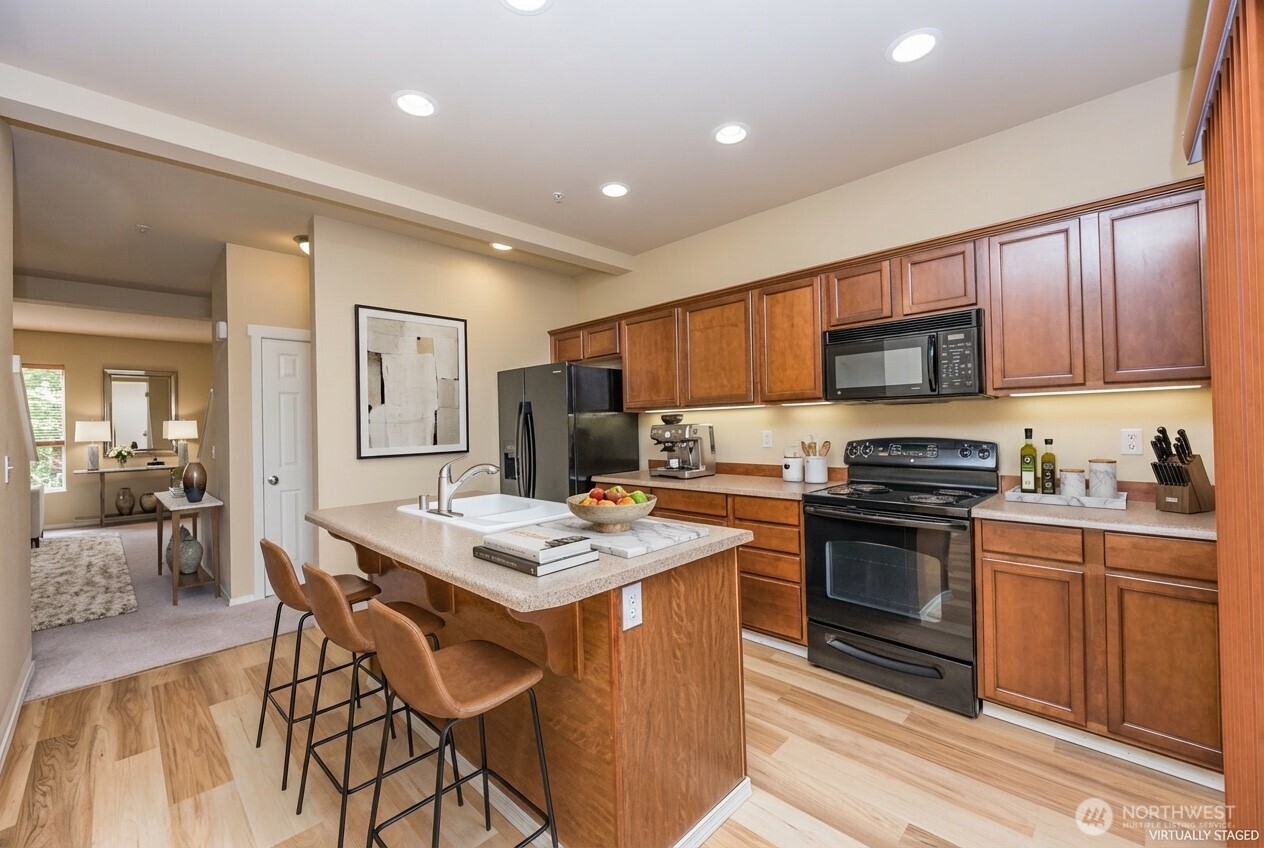 5325 Military Road E #B, Tacoma, WA 98446