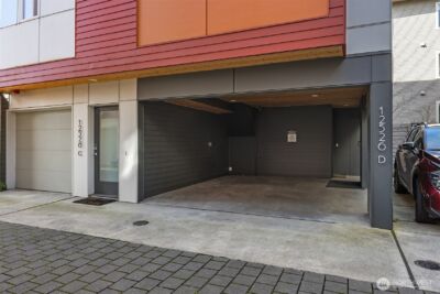 12526 15th Avenue NE #D, Seattle, WA 98125 - Photo 2