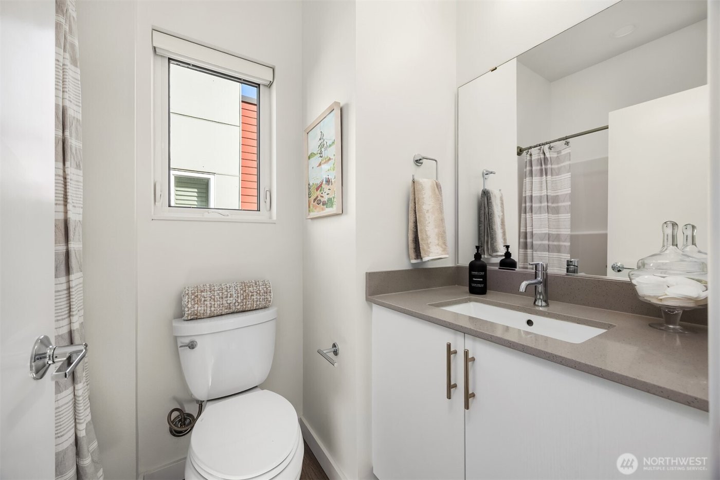 12526 15th Avenue NE #D, Seattle, WA 98125