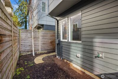 12526 15th Avenue NE #D, Seattle, WA 98125 - Photo 30