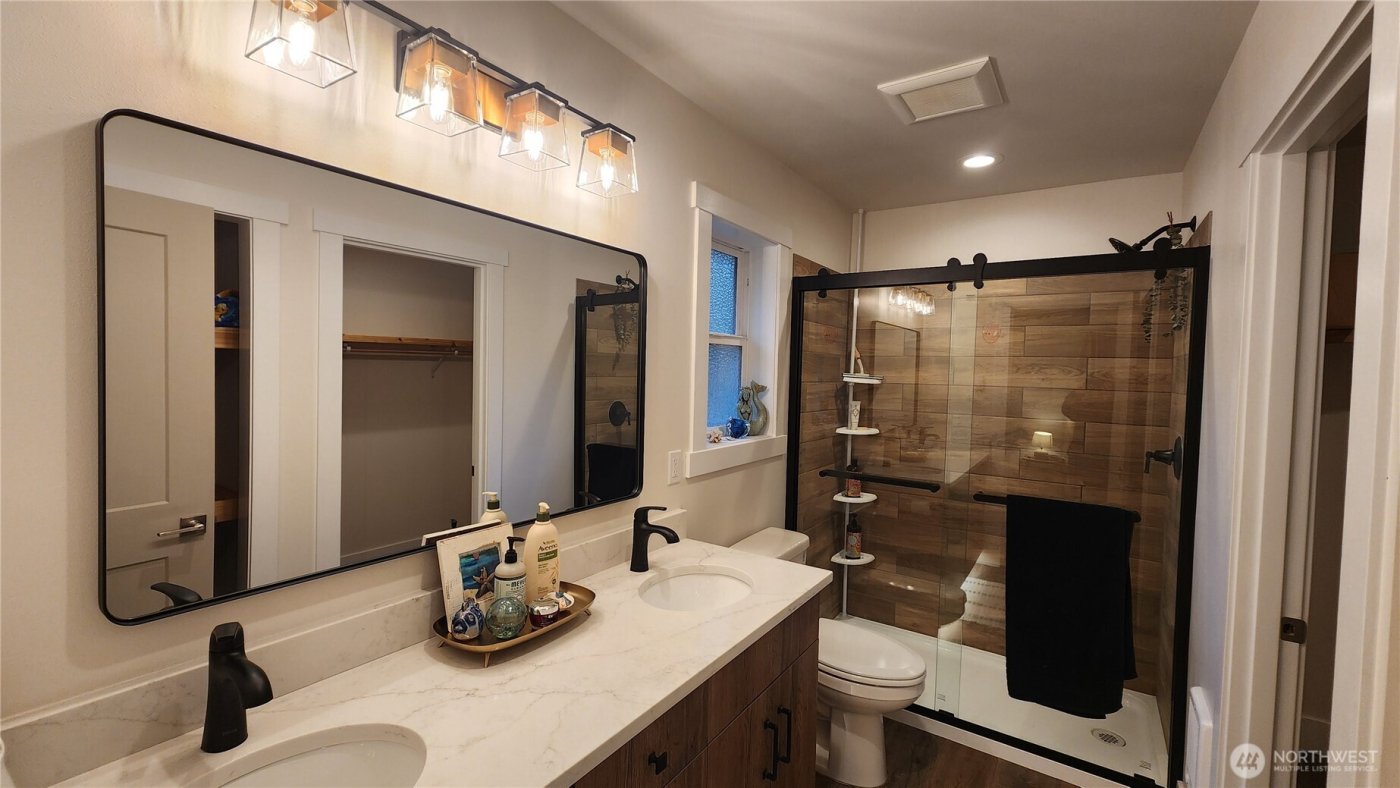 360 Lake View Loop NE, Ocean Shores, WA 98569