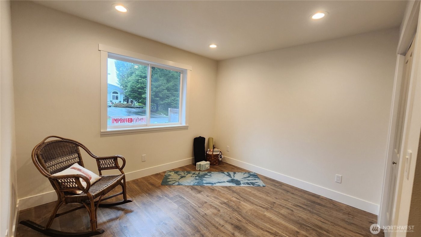 360 Lake View Loop NE, Ocean Shores, WA 98569