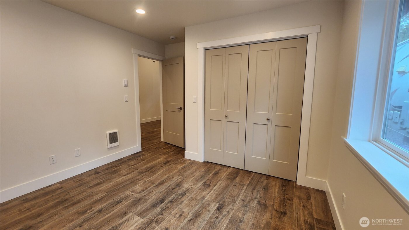 360 Lake View Loop NE, Ocean Shores, WA 98569