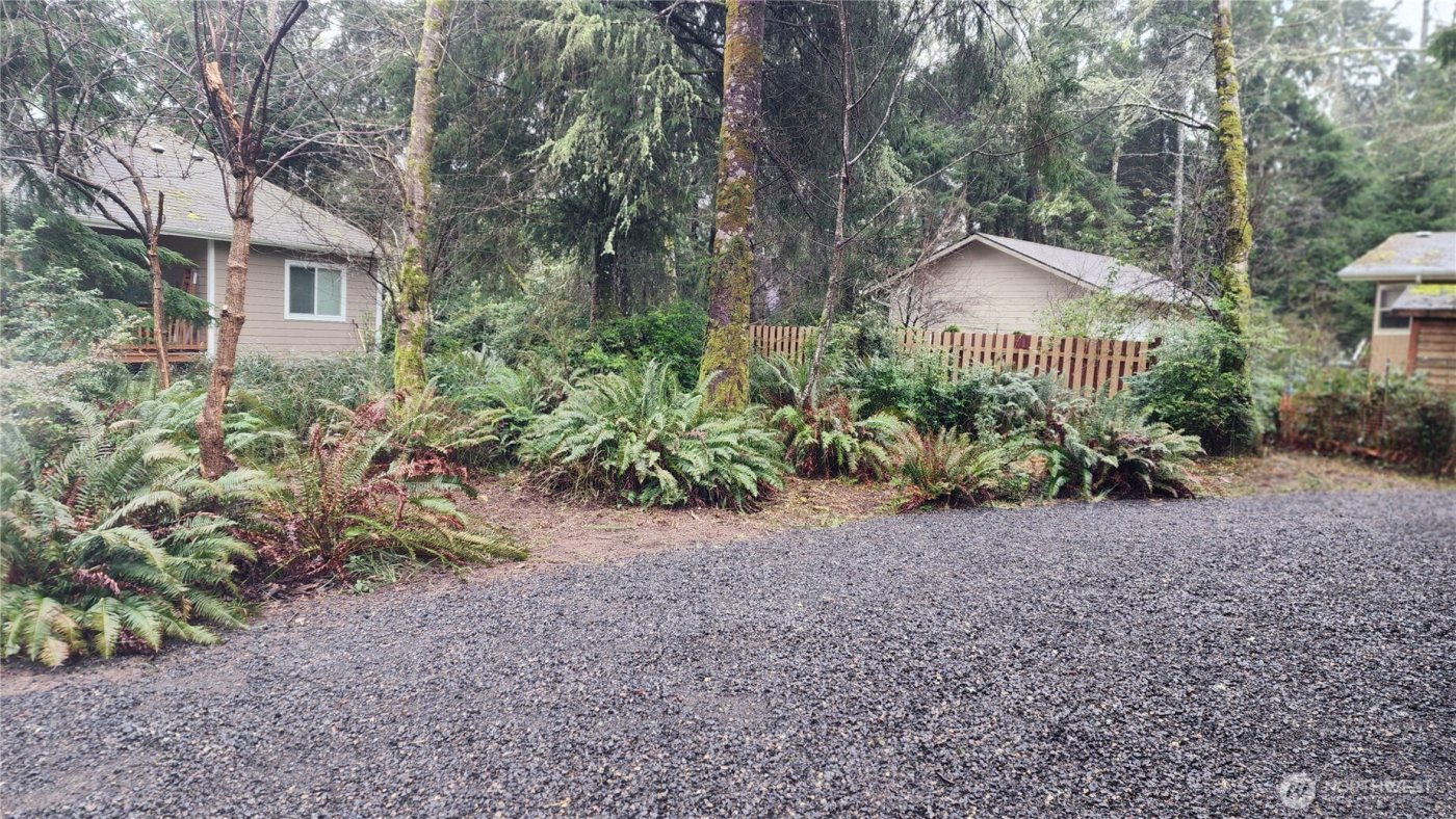 360 Lake View Loop NE, Ocean Shores, WA 98569