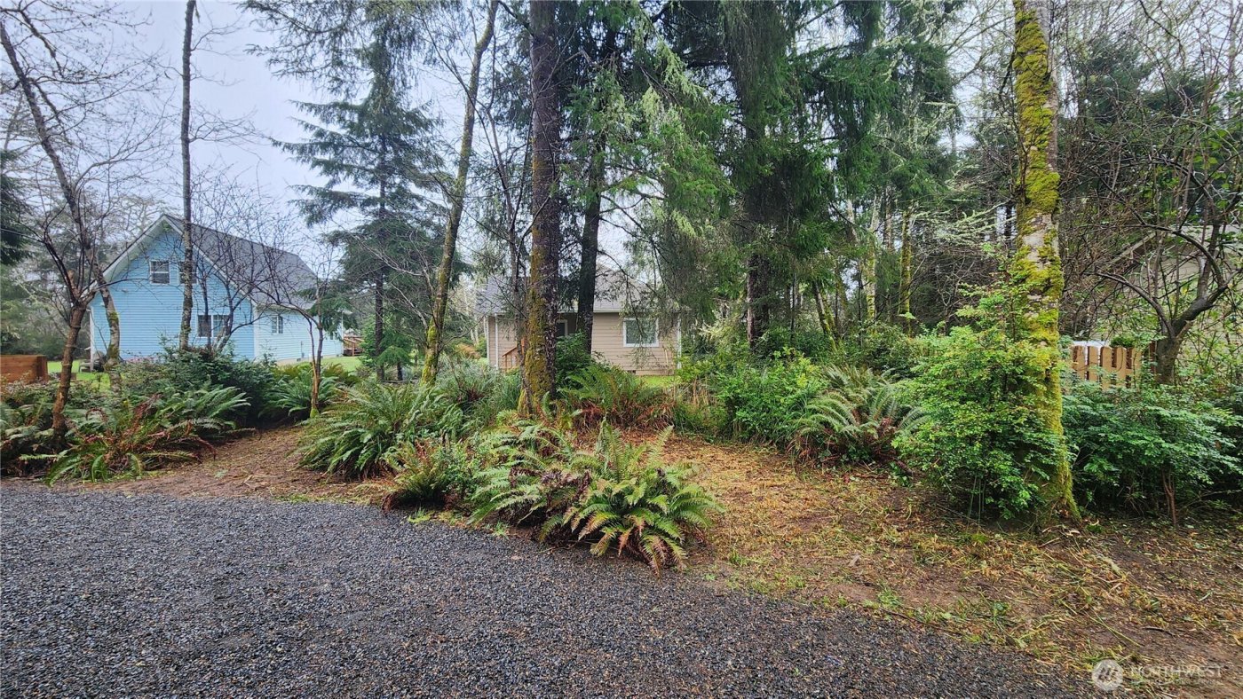 360 Lake View Loop NE, Ocean Shores, WA 98569