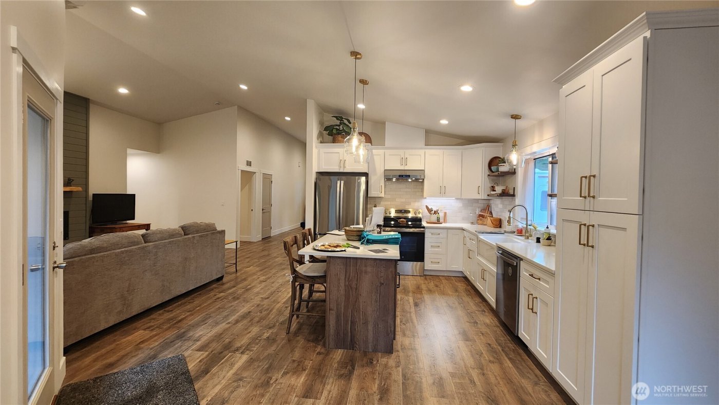 360 Lake View Loop NE, Ocean Shores, WA 98569