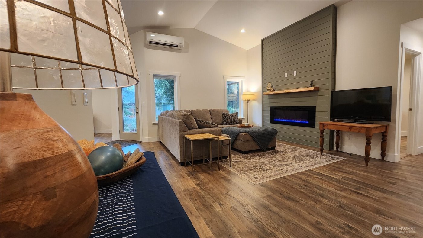 360 Lake View Loop NE, Ocean Shores, WA 98569