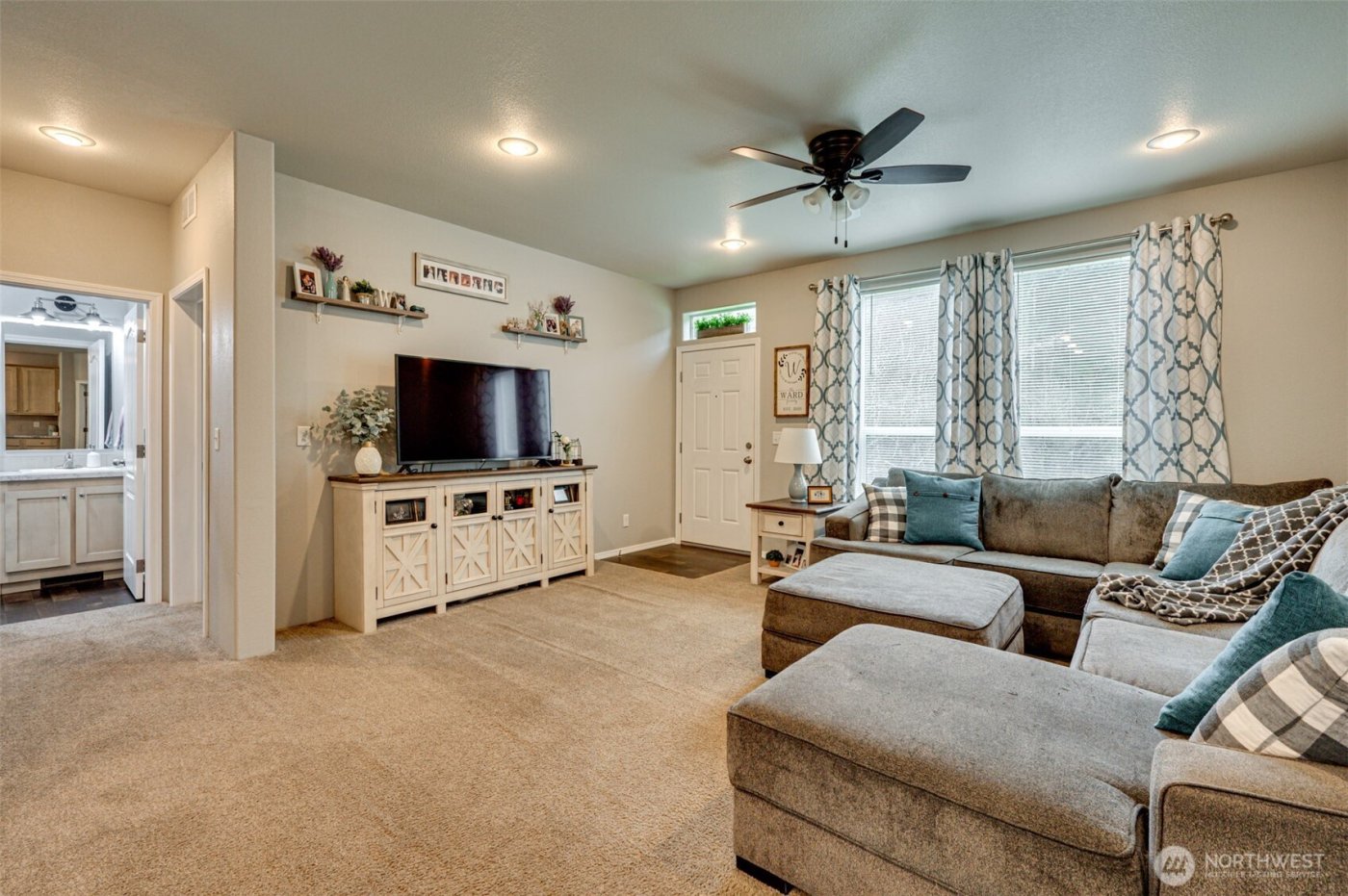 1020 Harmony Drive , Longview, WA 98632