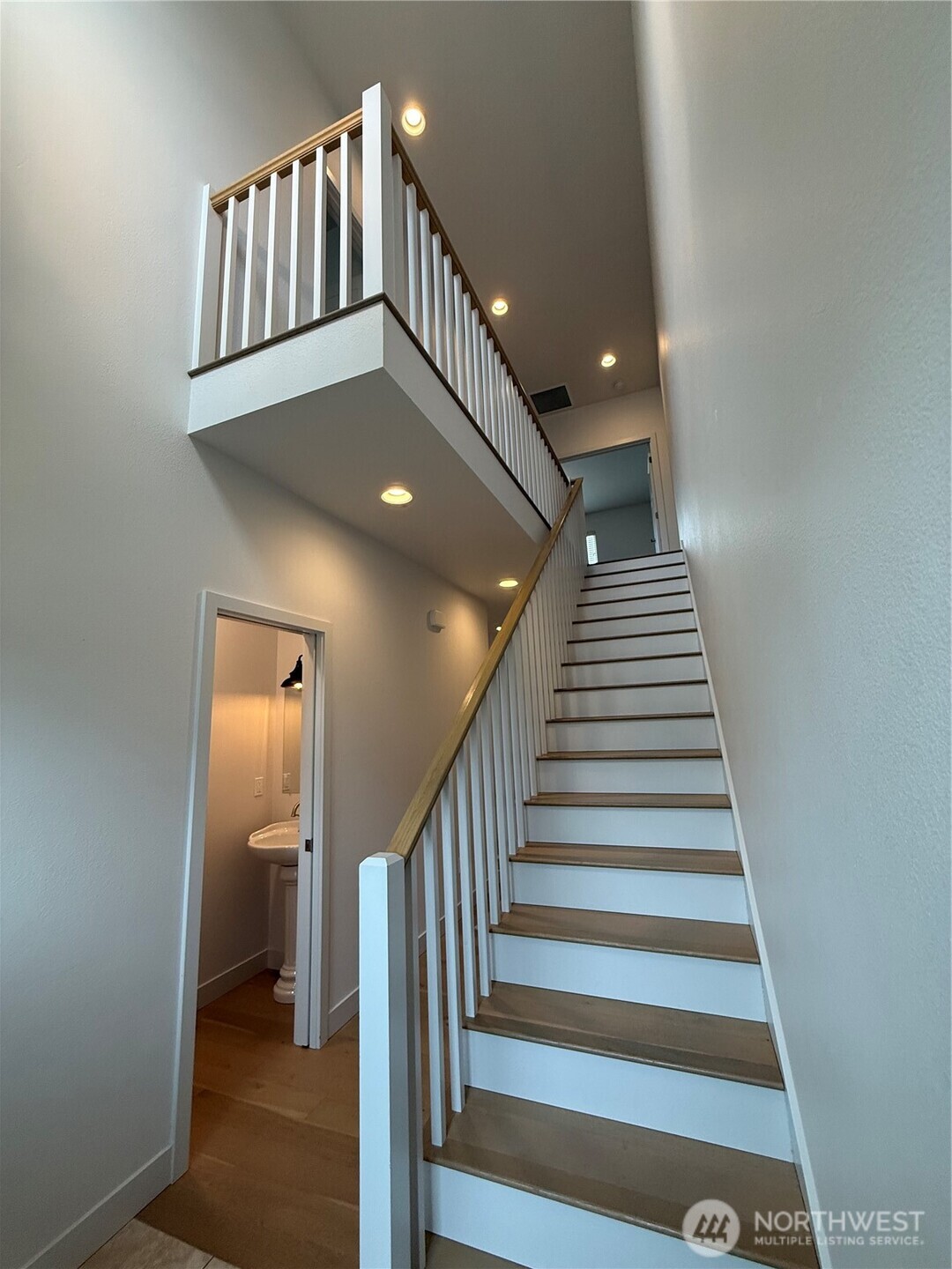 909 Washington Avenue S, Long Beach, WA 98631