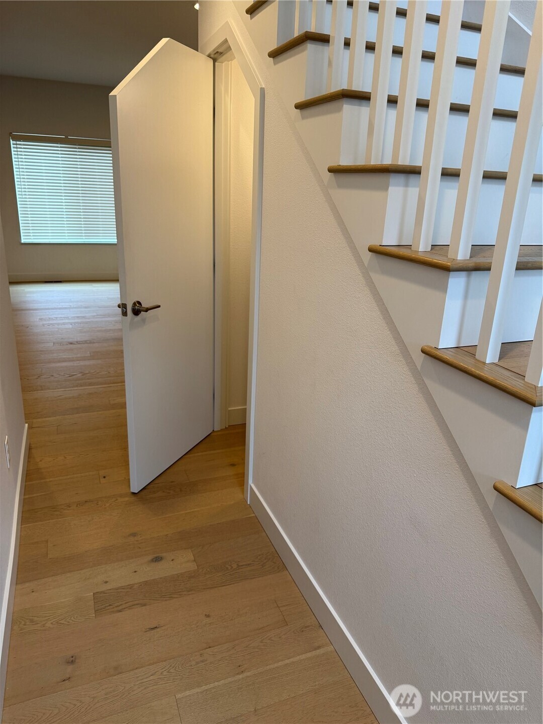 909 Washington Avenue S, Long Beach, WA 98631