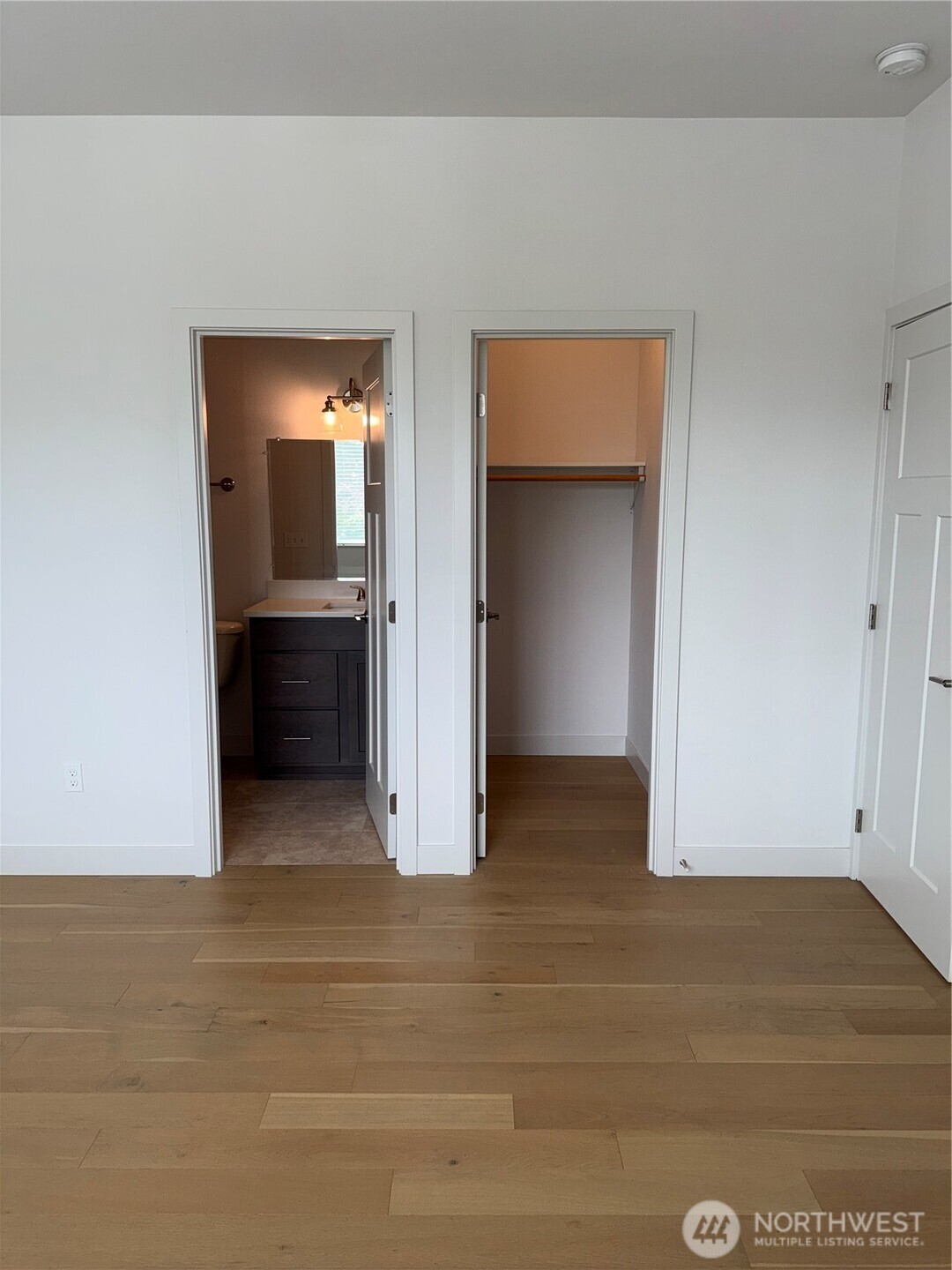 909 Washington Avenue S, Long Beach, WA 98631