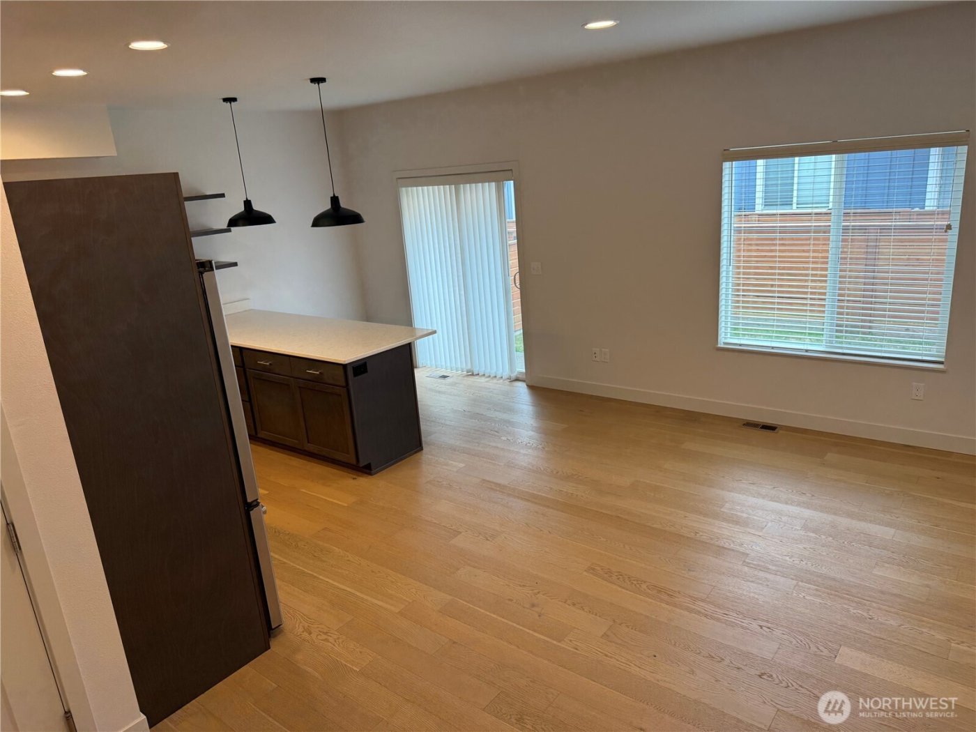 909 Washington Avenue S, Long Beach, WA 98631