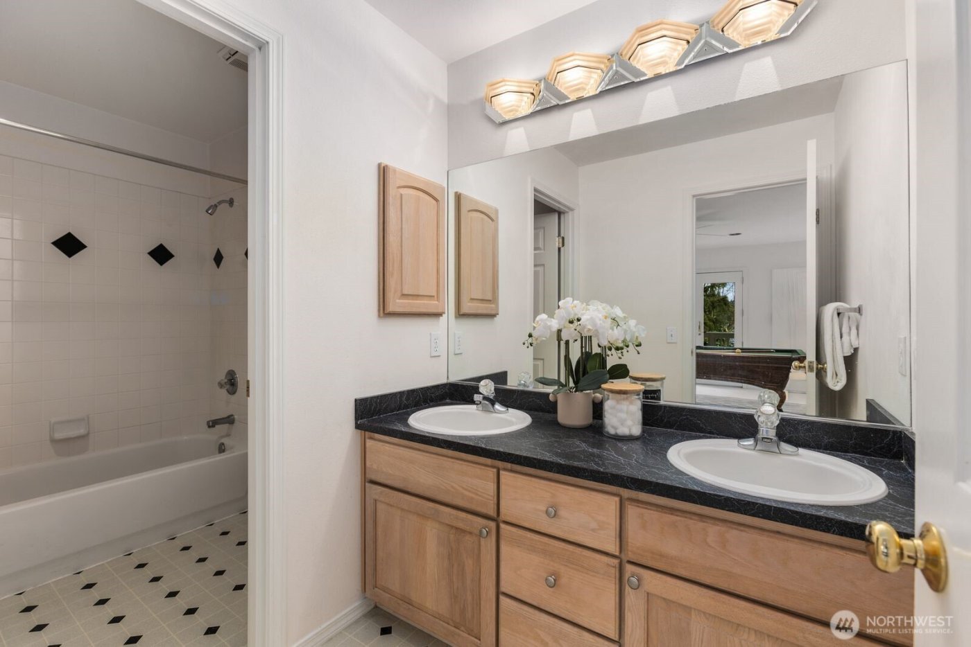 1665 204th Avenue NE, Sammamish, WA 98074