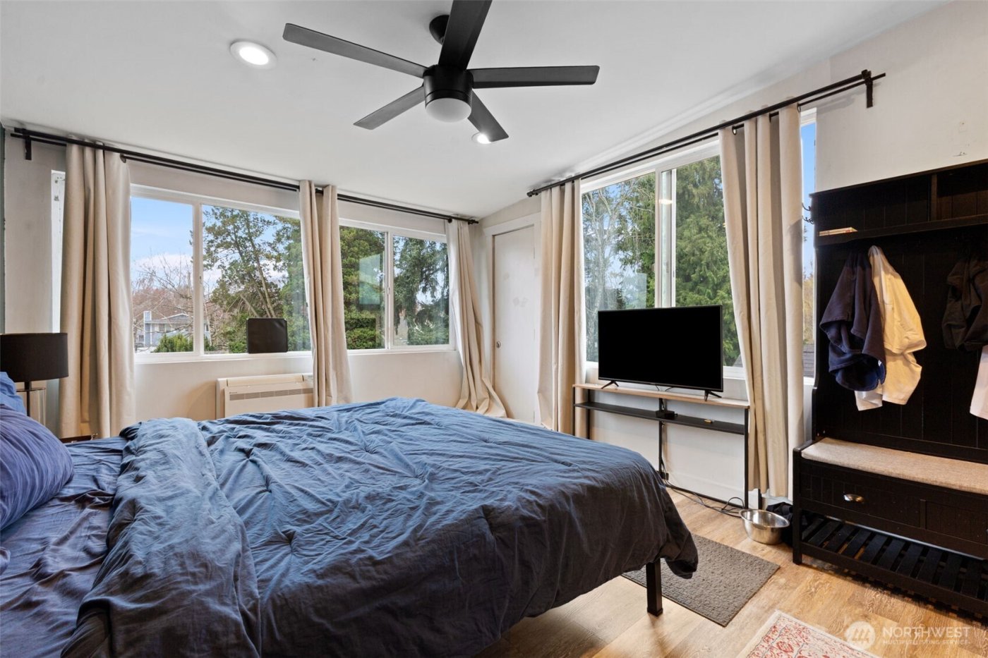 1053 S Southern Street , Seattle, WA 98108