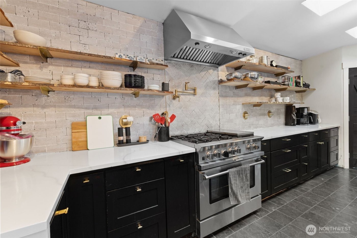 1053 S Southern Street , Seattle, WA 98108