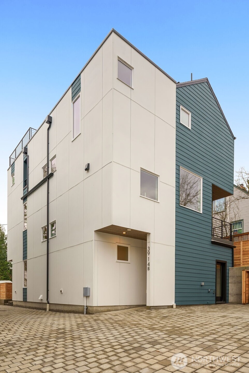 3914 B S Juneau Street , Seattle, WA 98118