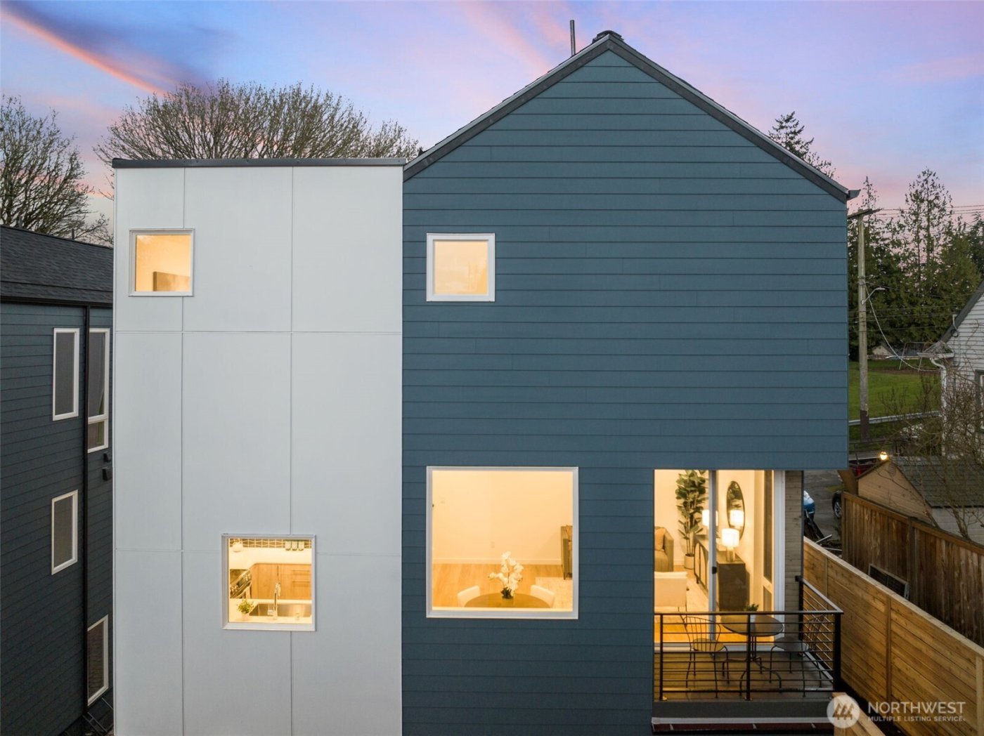 3914 B S Juneau Street , Seattle, WA 98118