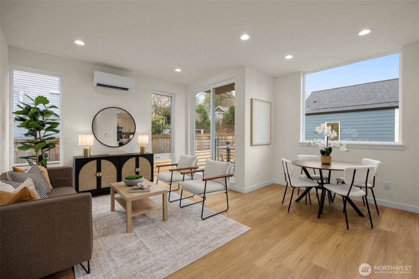 3914 B S Juneau Street , Seattle, WA 98118