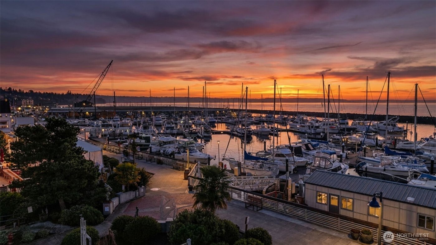 22222 Dock Avenue S #1B, Des Moines, WA 98198