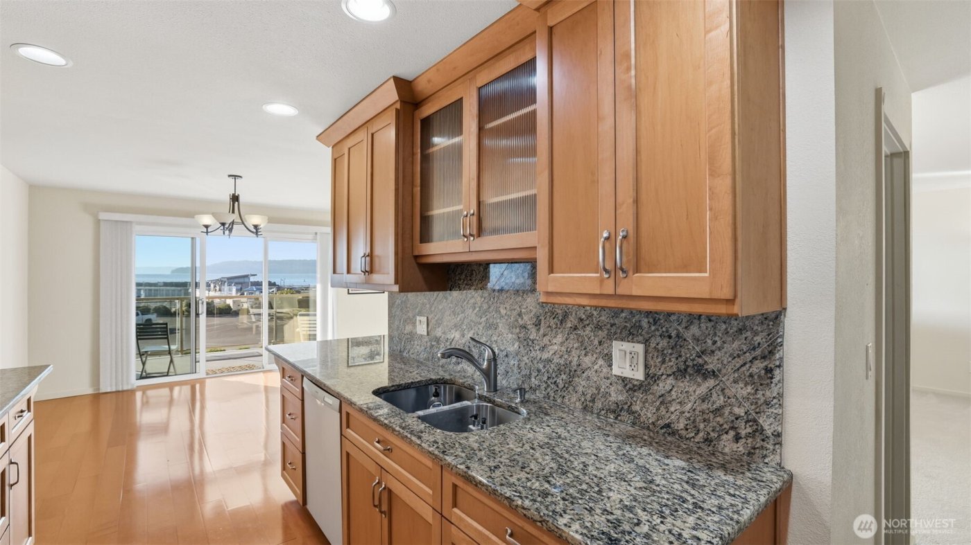 22222 Dock Avenue S #1B, Des Moines, WA 98198