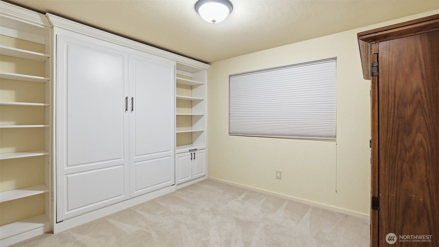 22222 Dock Avenue S #1B, Des Moines, WA 98198