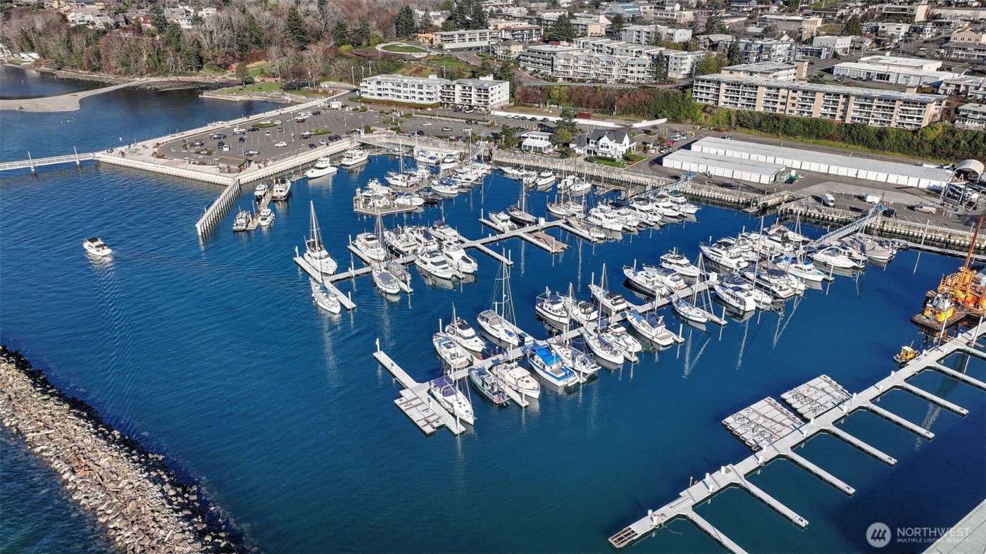 22222 Dock Avenue S #1B, Des Moines, WA 98198