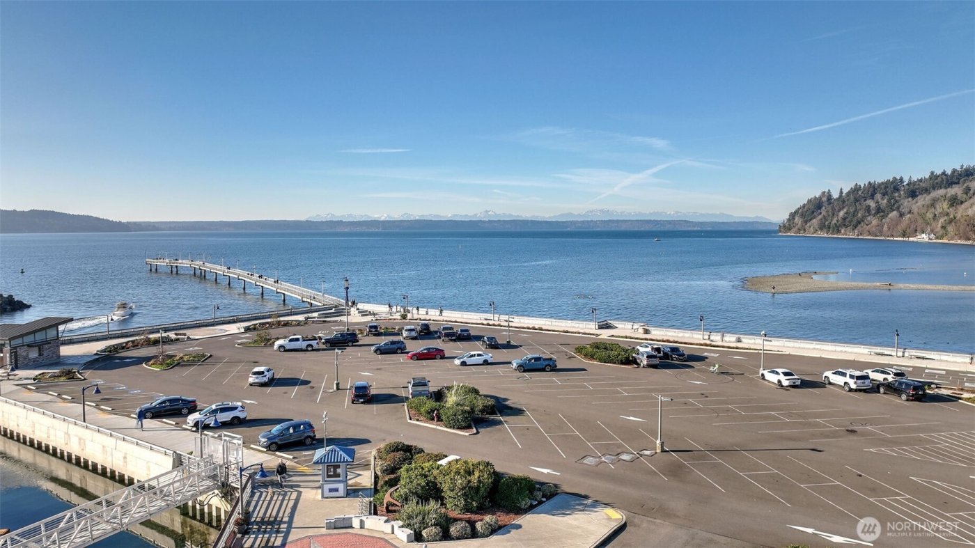 22222 Dock Avenue S #1B, Des Moines, WA 98198