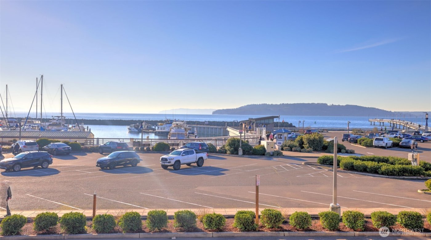 22222 Dock Avenue S #1B, Des Moines, WA 98198