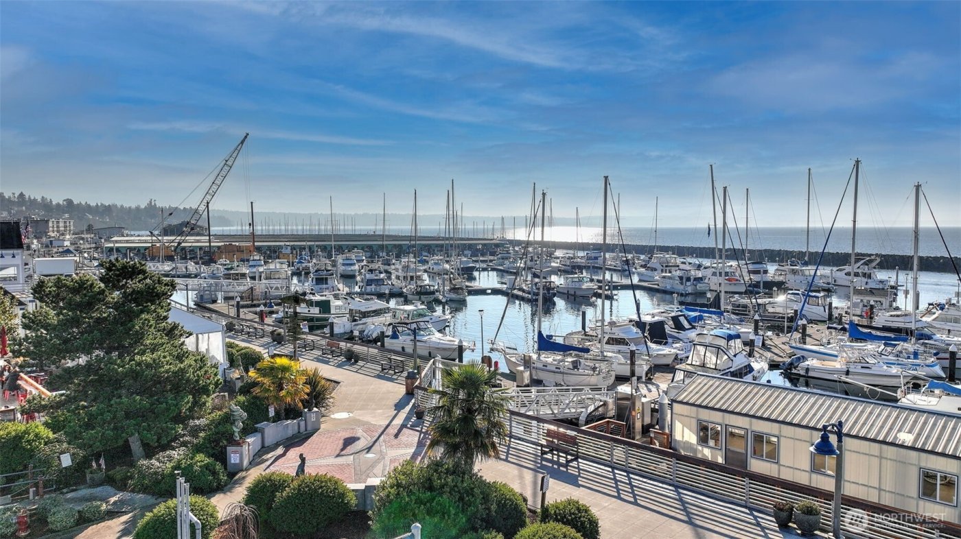 22222 Dock Avenue S #1B, Des Moines, WA 98198