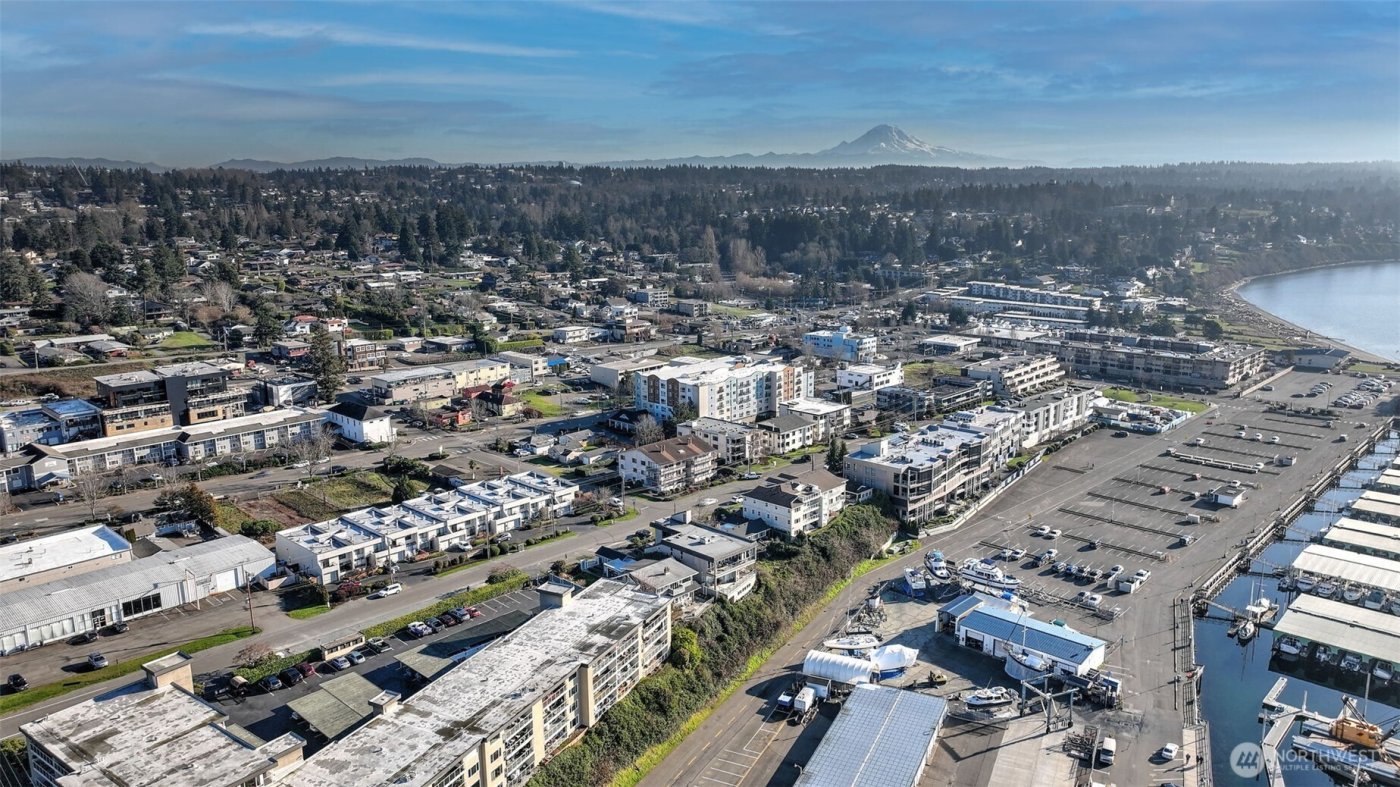 22222 Dock Avenue S #1B, Des Moines, WA 98198