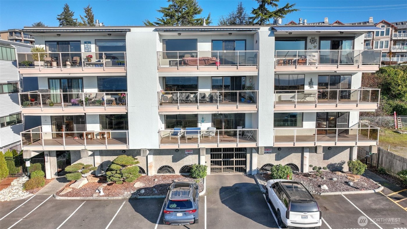 22222 Dock Avenue S #1B, Des Moines, WA 98198