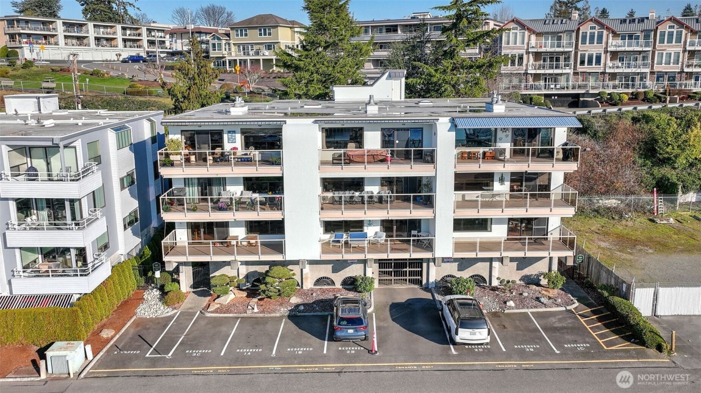 22222 Dock Avenue S #1B, Des Moines, WA 98198