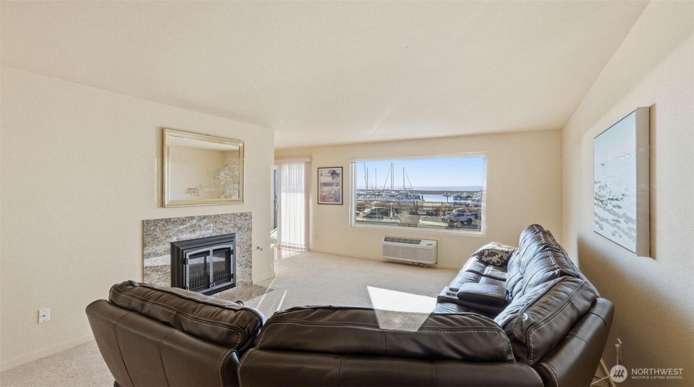 22222 Dock Avenue S #1B, Des Moines, WA 98198