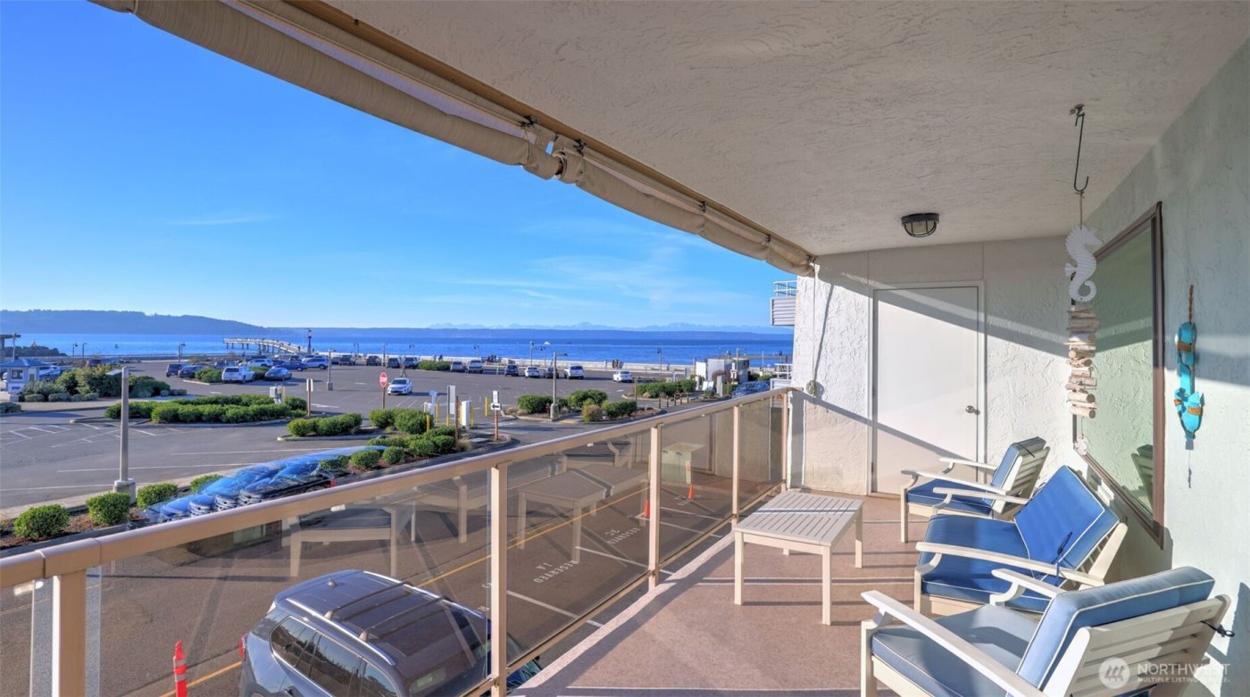 22222 Dock Avenue S #1B, Des Moines, WA 98198