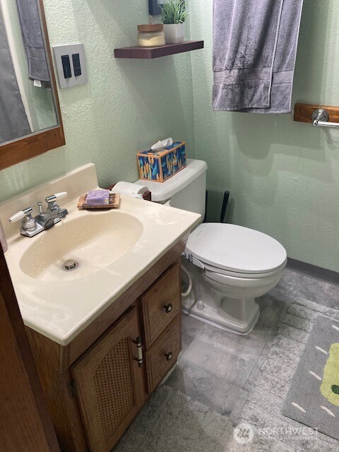 651 N Duckabush Drive W, Hoodsport, WA 98548