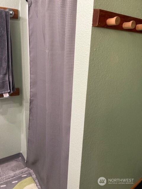 651 N Duckabush Drive W, Hoodsport, WA 98548