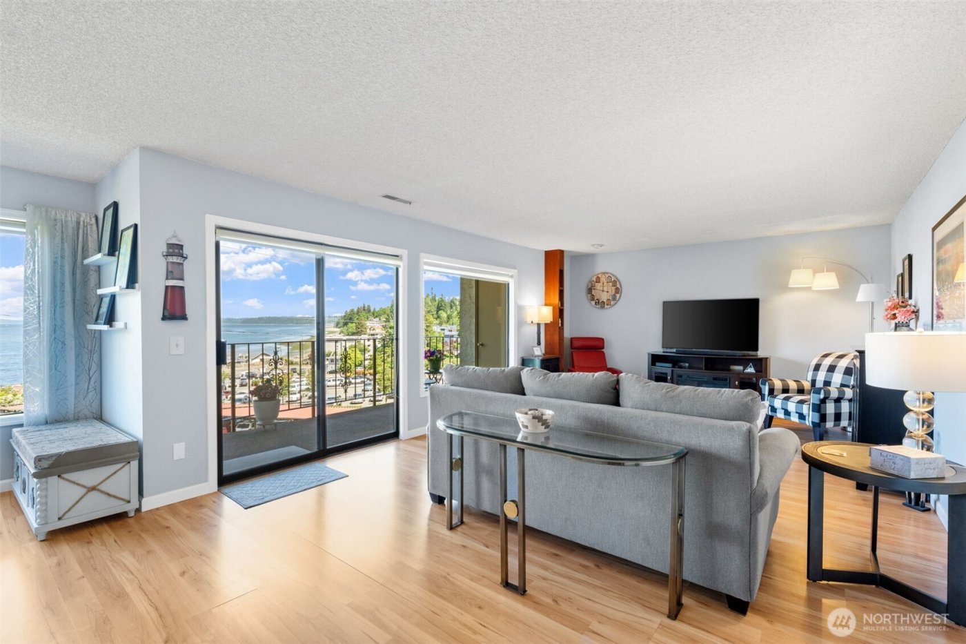 28313 Redondo Way S #102, Des Moines, WA 98198