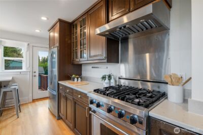 5233 S Orchard Terrace , Seattle, WA 98118 - Photo 8