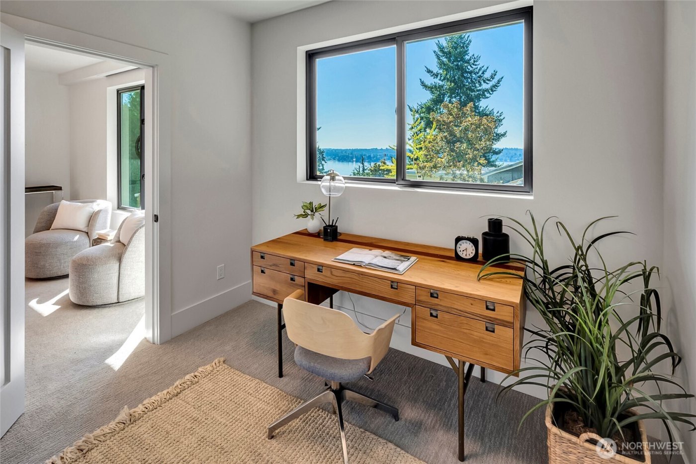 6950 SE Maker Street , Mercer Island, WA 98040