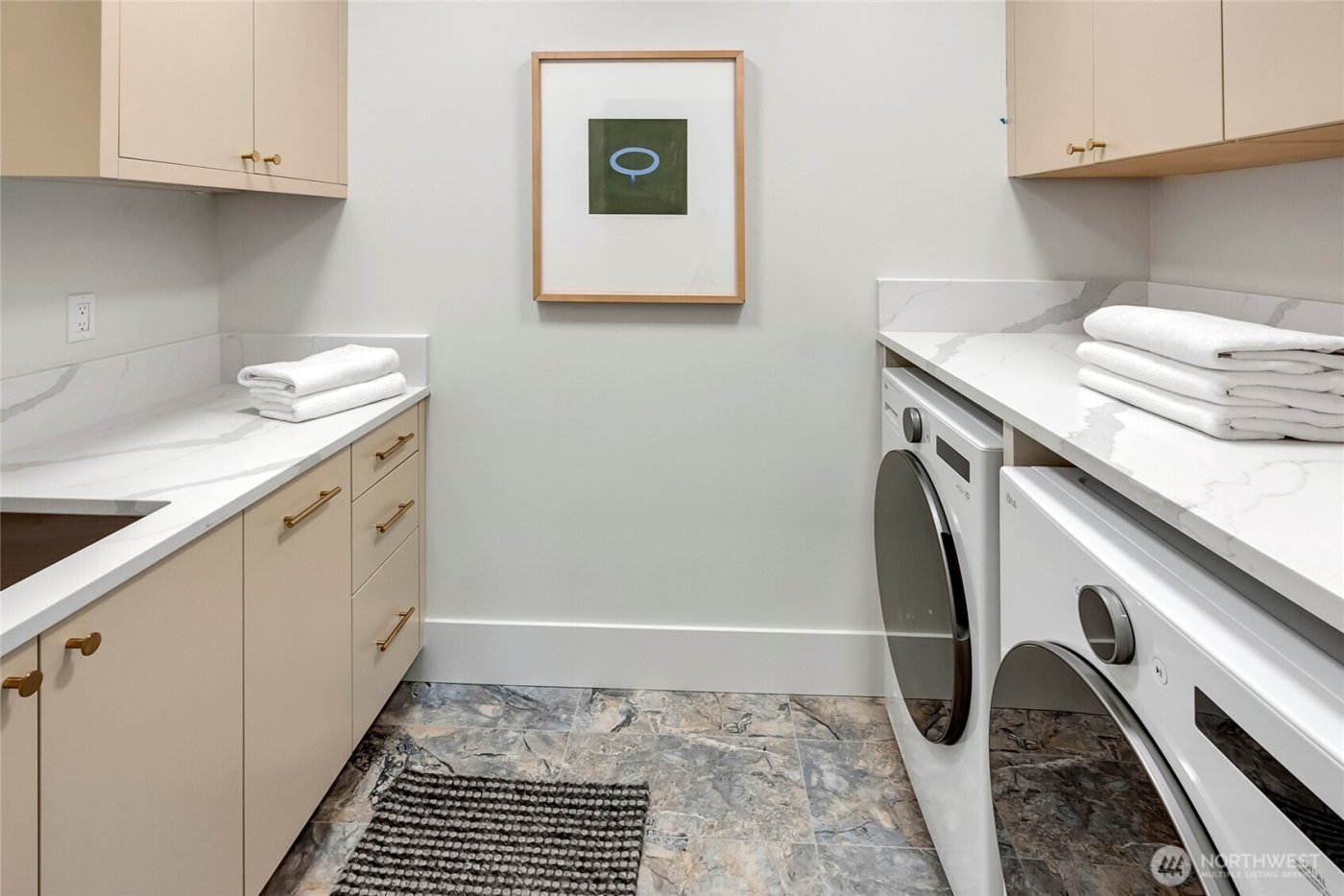 6950 SE Maker Street , Mercer Island, WA 98040