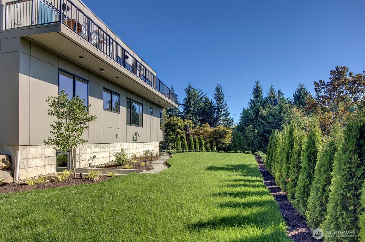 6950 SE Maker Street , Mercer Island, WA 98040