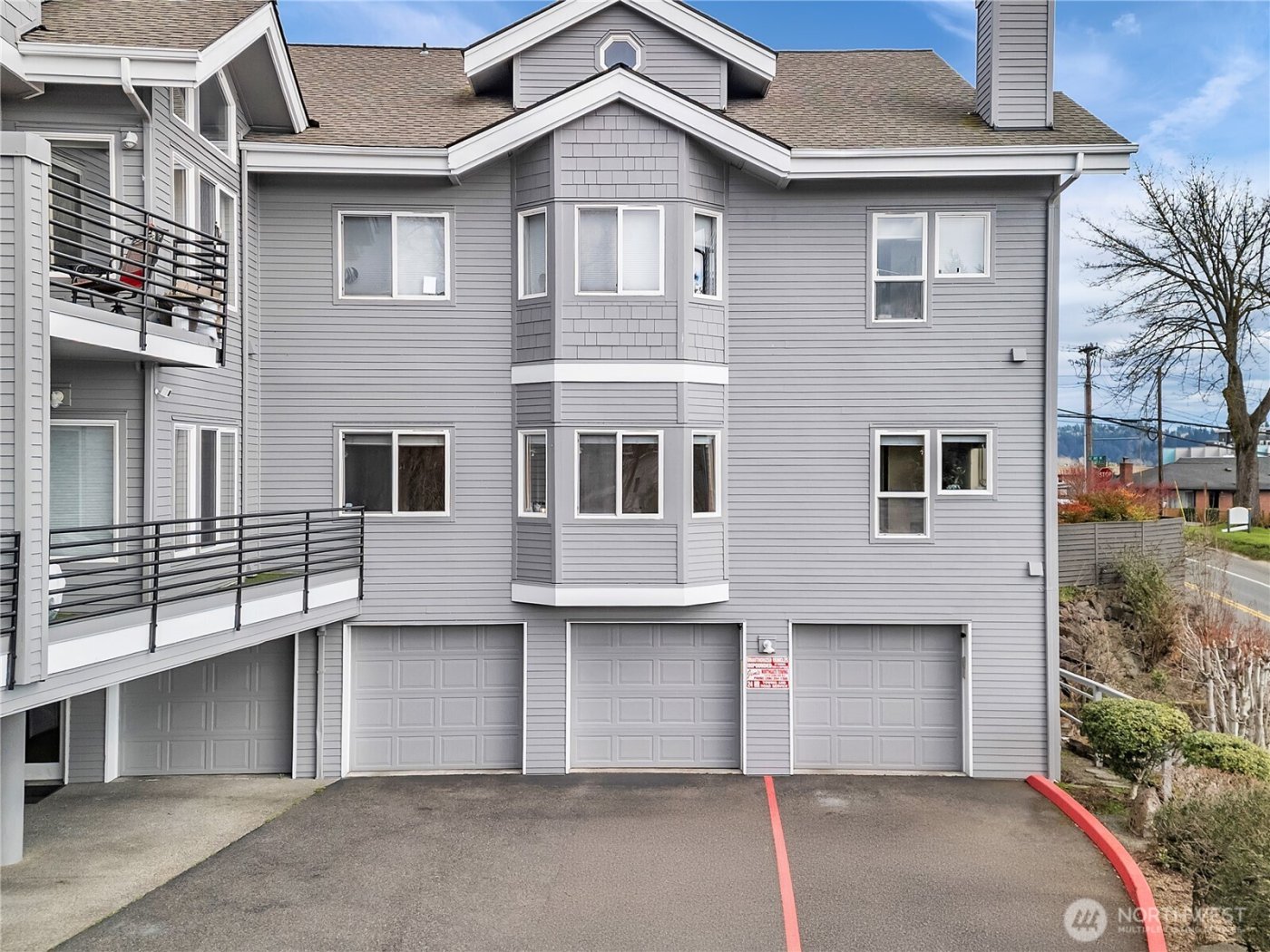 6100 NE 181st Street #4, Kenmore, WA 98028