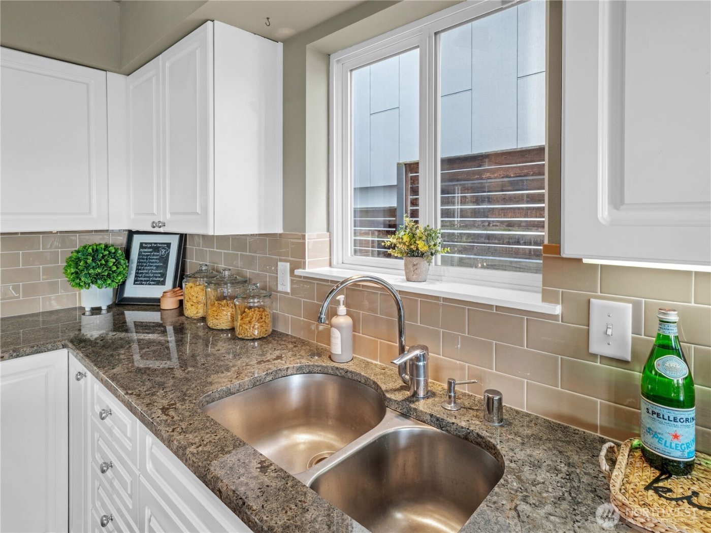 6100 NE 181st Street #4, Kenmore, WA 98028