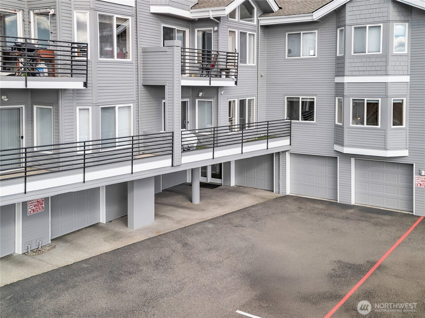 6100 NE 181st Street #4, Kenmore, WA 98028