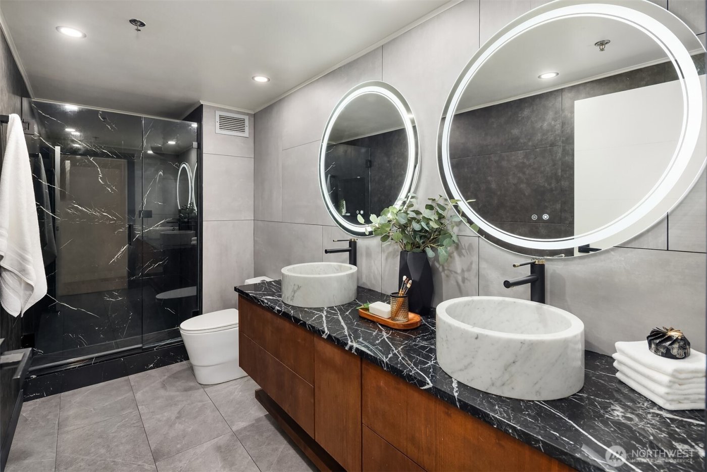 2717 Western Avenue #1120, Seattle, WA 98121