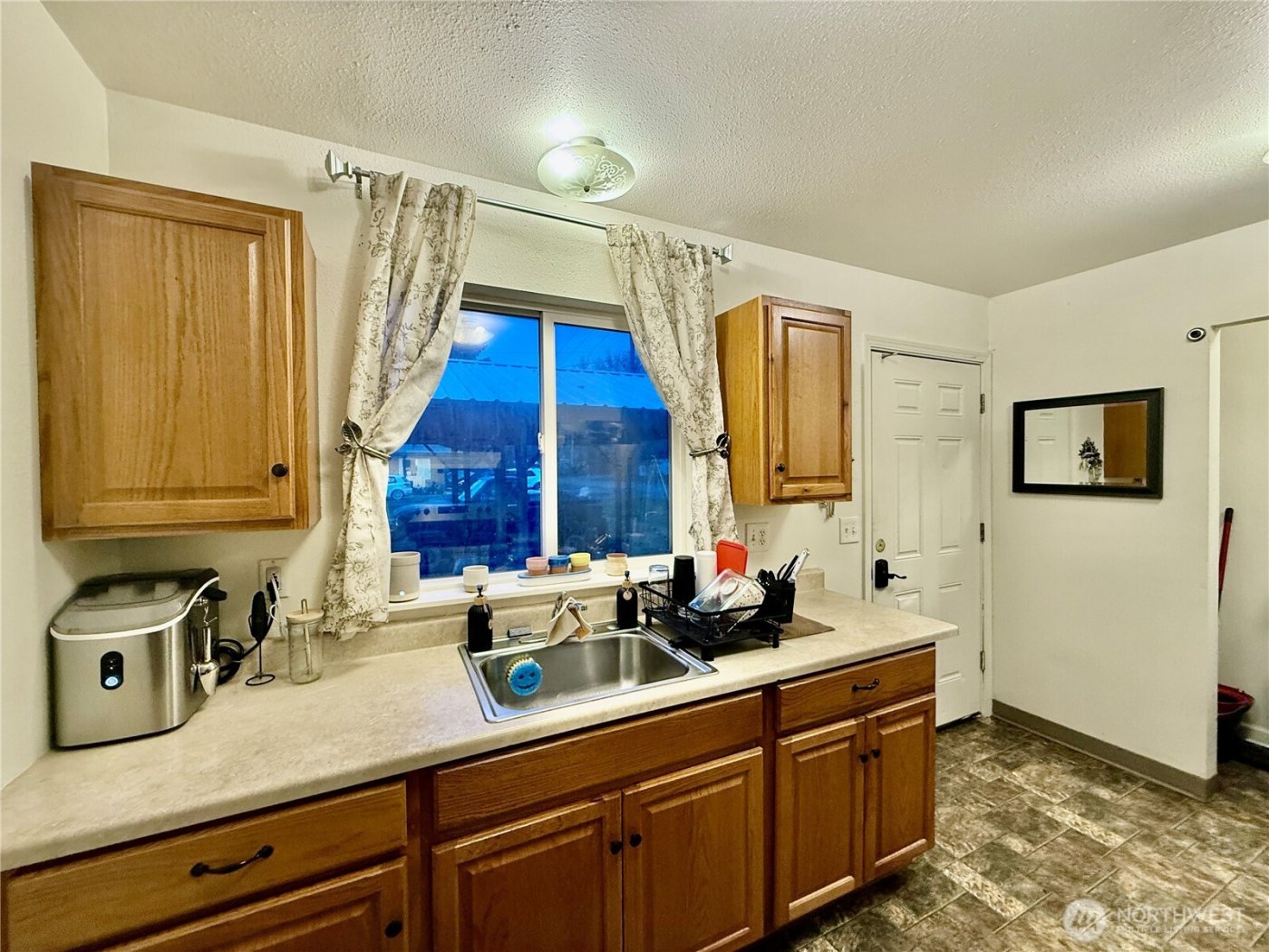 523 E Washington Avenue , Dayton, WA 99328