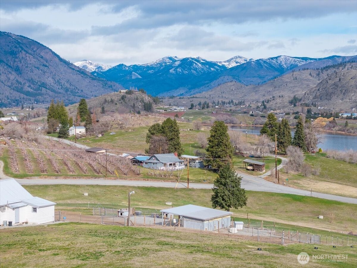 1594 Green Avenue , Manson, WA 98831