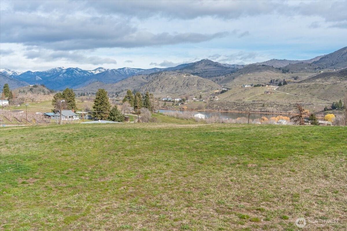 1594 Green Avenue , Manson, WA 98831