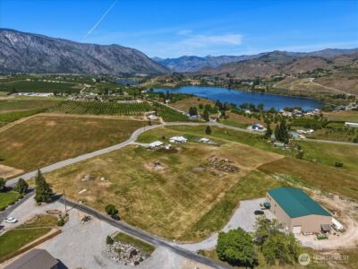 1594 Green Avenue , Manson, WA 98831